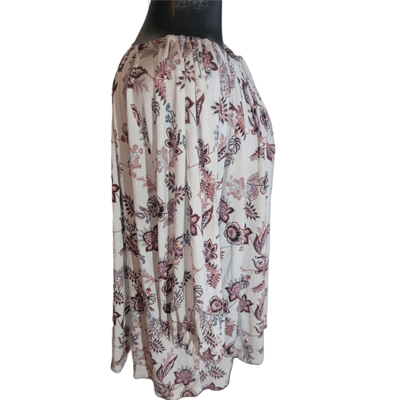 In Every Story White Paisley Floral Print Top with Drawstring Tie Neckline 0X - Picture 4 of 7